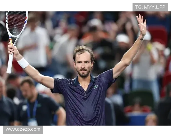 梅德韦杰夫完胜德米纳尔轻松晋级上海大师赛四强